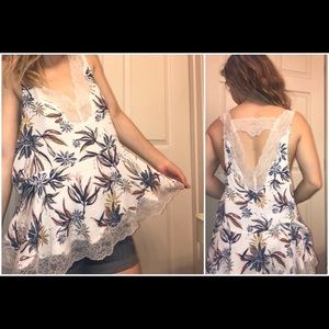 ⬇️$36 Free People Intimately Floral and Lace Tank